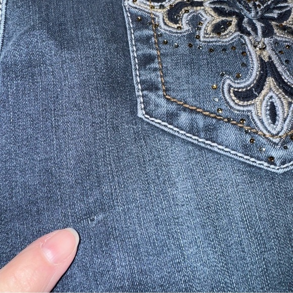 Earl Women’s Denim Jeans SZ 20W Fancy Back Pockets Faded Whiskering Wide Leg - Picture 7 of 8